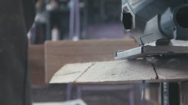 Araçlar bir doğrama atölyesinde. Ahşap oyma için Yapboz.