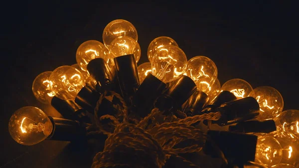 Endüstriyel ampulleri. Elektrik ışık tablo.