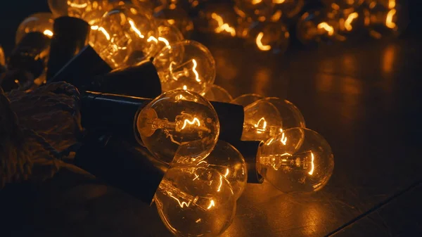 Endüstriyel ampulleri. Retro aydınlatma çatı katı tarzında. Aydınlatma dekor.