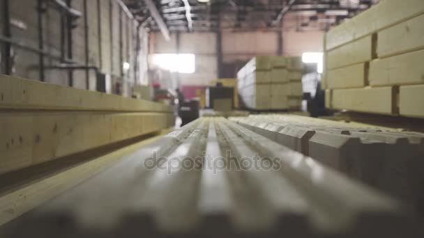 Production of laminated veneer lumber: mechanized production. — Stock Video