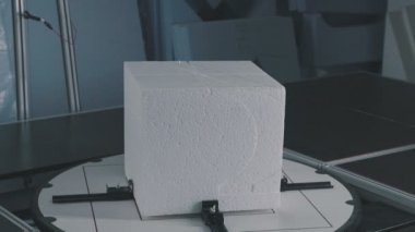 Olağandışı modern üretim: oluşturma hacimsel rakamlar, küp