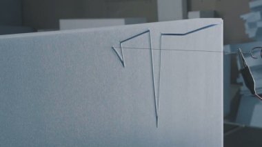 Otomatik kesim genişletilmiş polistiren köpük plastik .