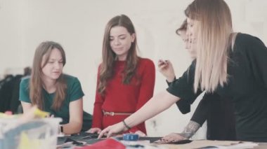 Konsept: kadın kursları, kadın grupları için bir master class.