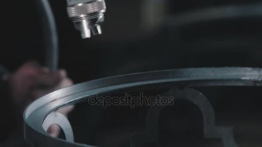 Boya metal boya tabancası kullanımı ile başvuru süreci.