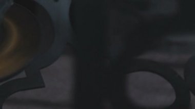 dairesel kesici bıçağın. Kesme ve metal ürün taşlama Sparks.