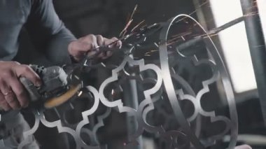 Ajur Dekoratif metal öğe oluşturma