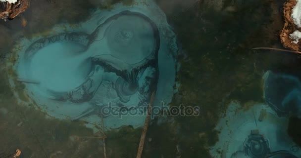 Přírodní vzory gejzír jezera: pohled shora. Altaj, Aktash osídlení — Stock video