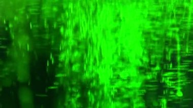 Sıvı bir cam kimyasal konteyner yeşildir. Kimya işlemleri