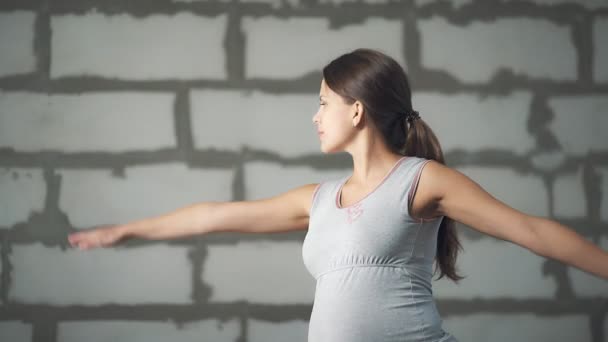 Yoga para mujeres embarazadas. Salud y belleza . — Vídeos de Stock