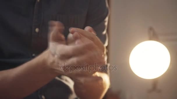 Mens eller ustası: Kil iş için hazırlanıyor. Yaratıcı süreç — Stok video