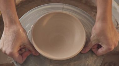 Potter ve kil ürün oluşturulması çalışmaları.