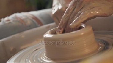 İş Potter: ince işçilik ve şık nesneleri oluşturma