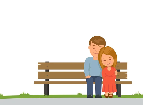 Мальчик и девочка обнимаются, сидя на скамейке в парке. Изолированная на белом фоне пара, сидящая на скамейке. Векторная иллюстрация в плоском стиле . — стоковый вектор