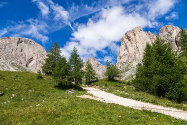 İtalyan Dolomites içinde Roda di Vael (Rosengarten grubu) görünümünü