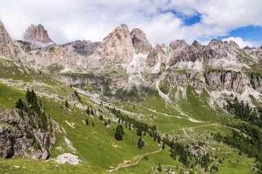 İtalyan Dolomites içinde Roda di Vael (Rosengarten grubu) görünümünü
