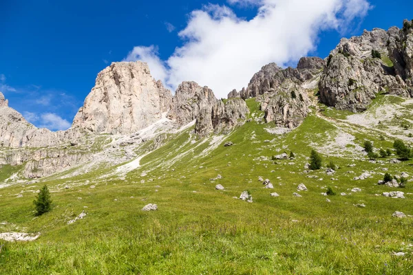 İtalyan Dolomites içinde Roda di Vael (Rosengarten grubu) görünümünü
