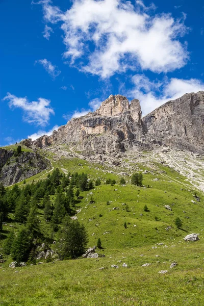 Перегляд Roda-ді-Vael (безпровідного Група) в італійських Доломітових Альп — стокове фото