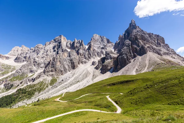 Vista de Pale di San Martino, Dolomitas italianas en Trentino — Foto de Stock
