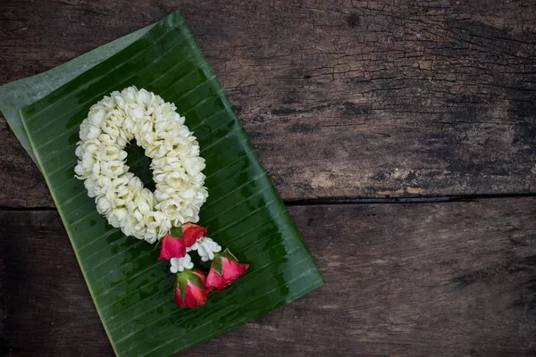 Muz Yaprak tha çeşitli Festivali hakkında ibadete çelenk