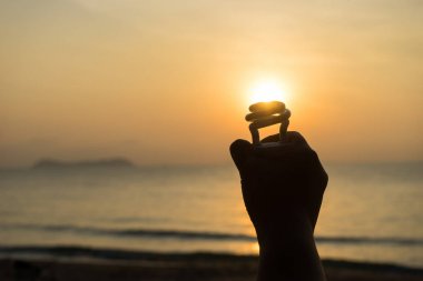 kavram blub güneş ışığı ile parlak