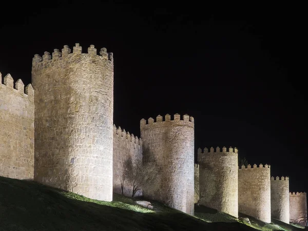 Night shot of the town wall of Avila, Spain — Stock Photo, Image