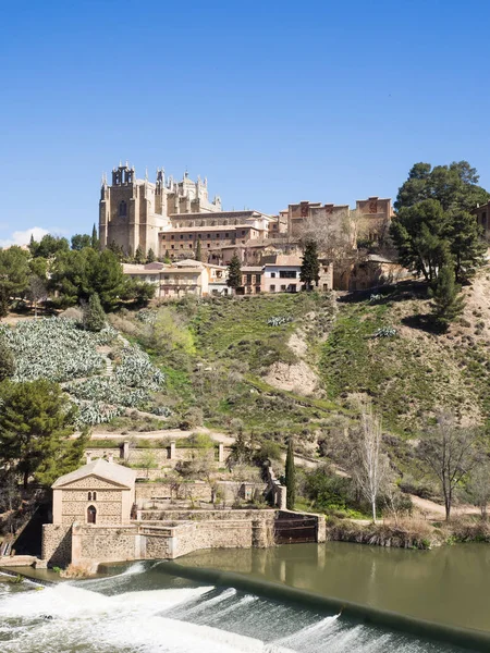 Toledo with Franciscan monastery San Juan des los Reyes, Spain — Stock Photo, Image