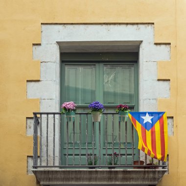 Katalan bayrağını, Girona, İspanya ile pencere