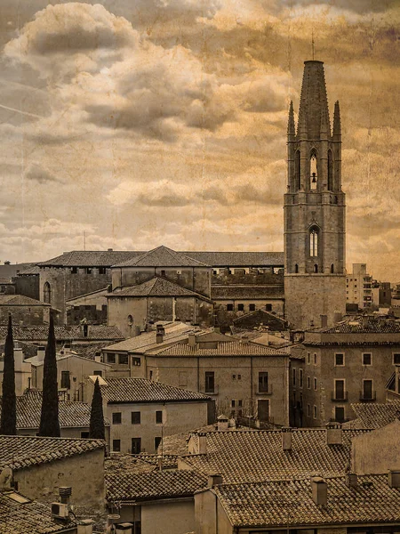 Vykort med vyn exteriör av katedralen San Felix Girona, Katalonien, Spanien, i vintage look — Stockfoto
