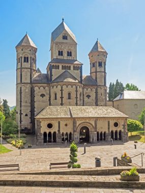 Dış görünümü Abbey Maria Laach Eifel bölgesinde, Almanya