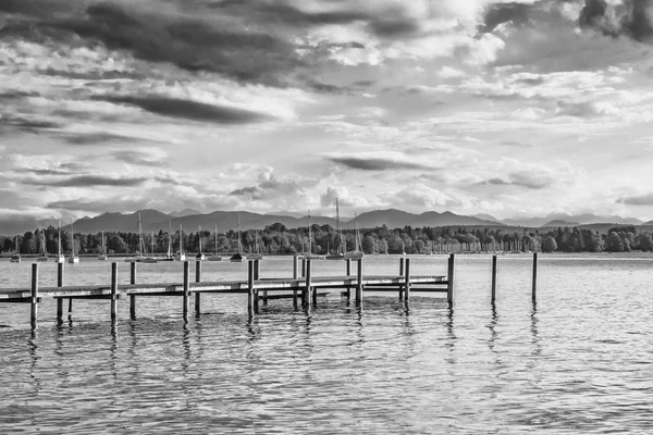 Tek renkli görüntüyü Gölü Starnberg Bavaria, Almanya için