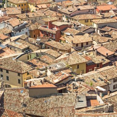 Malcesine eski şehir Lake Garda adlı havadan görünümü