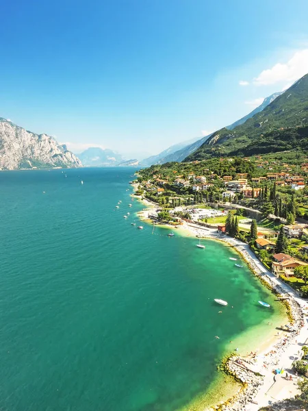 Malcesine lake Garda, İtalya, şehrin havadan görünümü — Stok fotoğraf