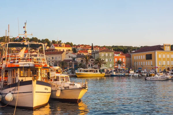 ロシニ島 クロアチアの都市景観 — ストック写真