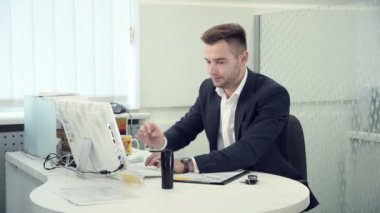 İşadamının telefonundan iyi haberi var