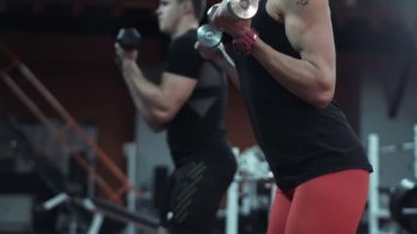 Eğitim insanlar çubuklarını kaldırma