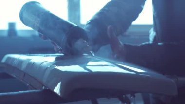 Kişi hazırlama araba boyama için