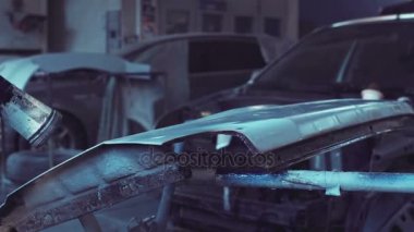 Kişi hazırlama araba boyama için