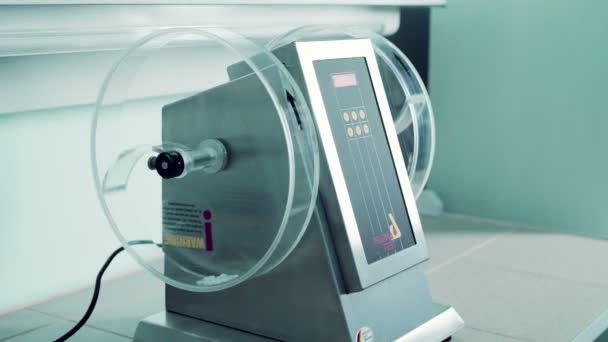 Équipement de filature en laboratoire — Video