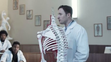 İskelet parçalar işaret öğretmen