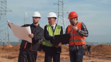 Erkekler planı tartışmaya site bina