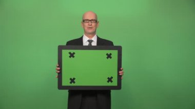 Yaşlı erkek holding chromakey yönetim kurulu
