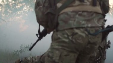 Adam yardım asker yaralı