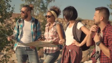 Seyahat etmek harita seyahat ederken izlerken