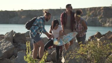 Seyahat etmek harita seyahat ederken izlerken