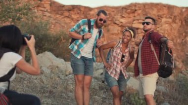 Anonim kadın dostları çekimi