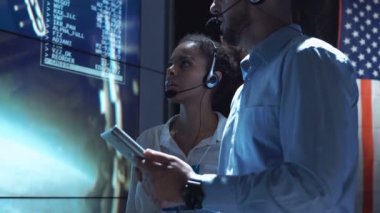 İnsanlar aya Uçuş Merkezi