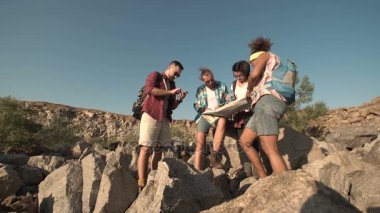 Harita üzerinde doğa ile seyahat etmek