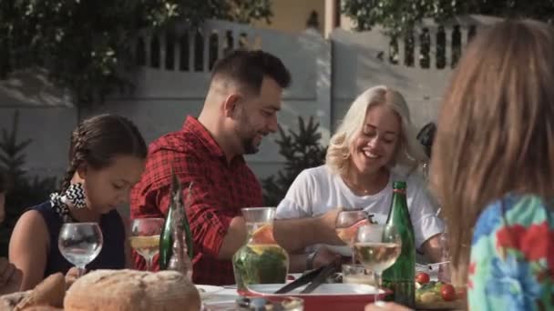 Grande reunião de família jantar — Vídeo de Stock