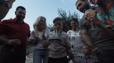 Çocuk üfleme mum kek