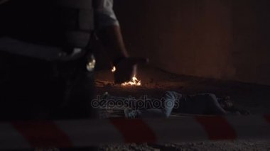 Cinayeti araştıran polis